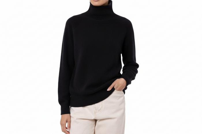 Luxe knit Roll neck Cashmere Sweater Black